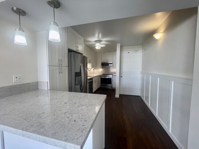 Foto del edificio - Stunning 2BR/1BA Canal-View Condo – Marina...