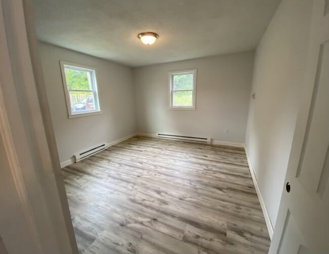 Building Photo - 164 Military Hwy