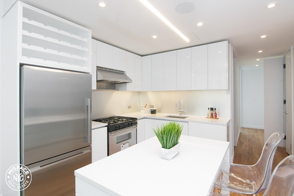 Primary Photo - 436 Albee Sq