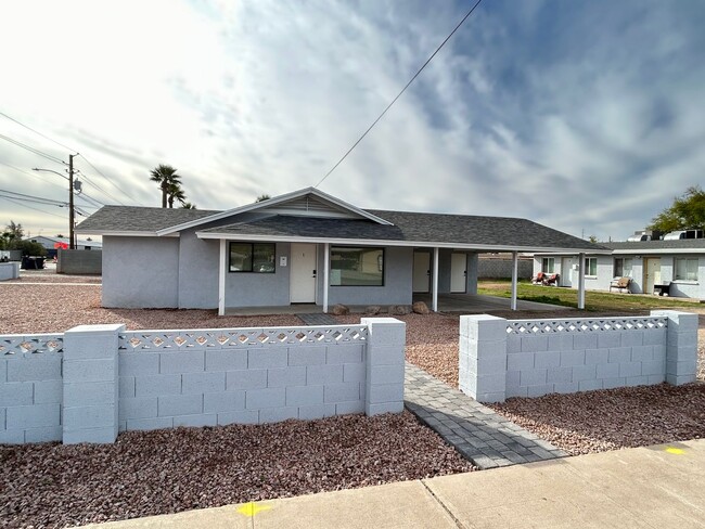 Building Photo - Remodeled Home Near Downtown Chandler!