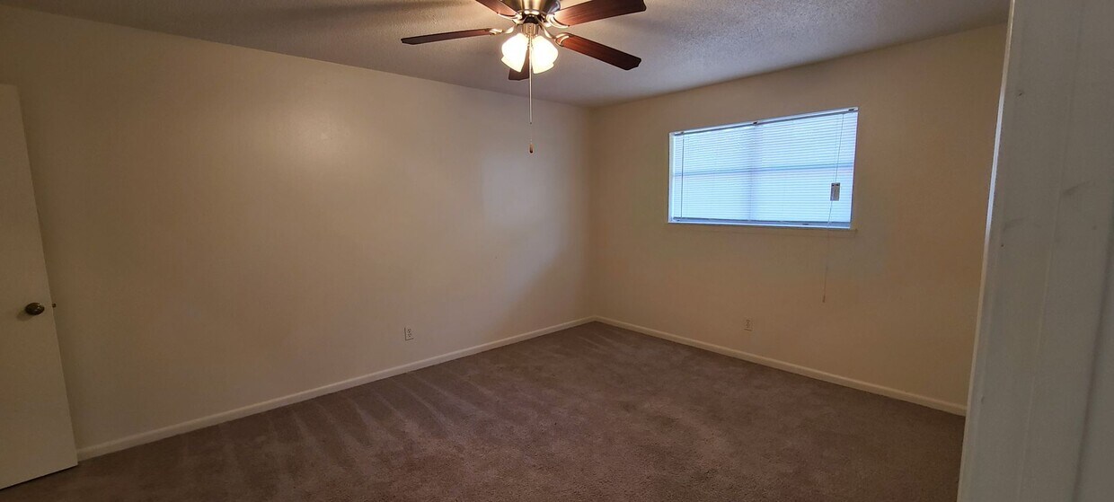 Foto del edificio - One Bedroom, One Bathroom in Huntsville