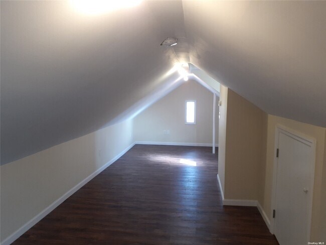 Building Photo - 32 Longfellow Ave