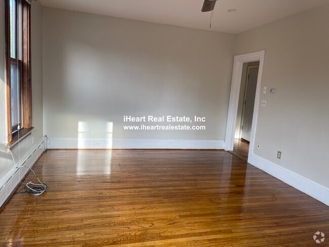 Building Photo - 338 K St