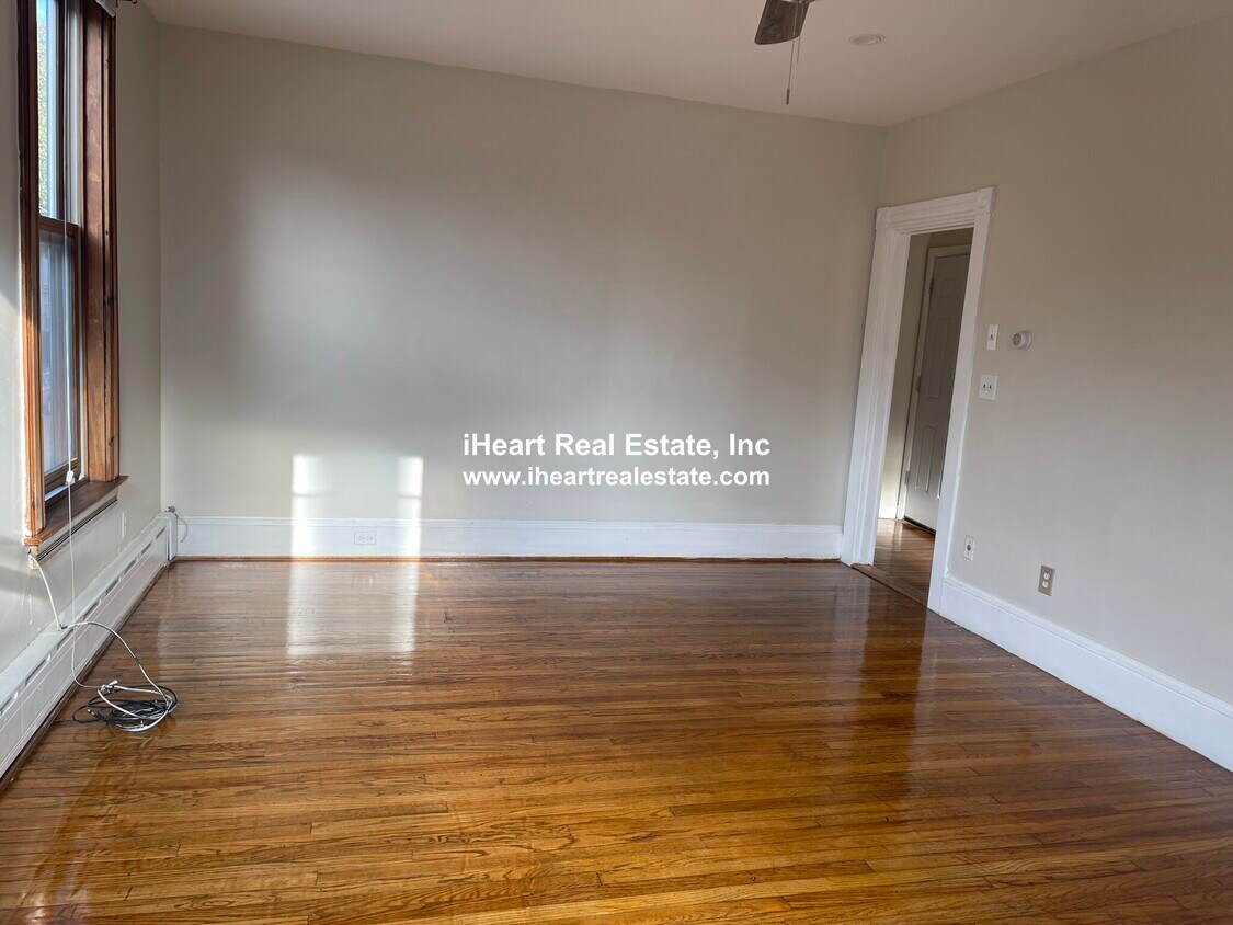 Foto principal - 338 K St