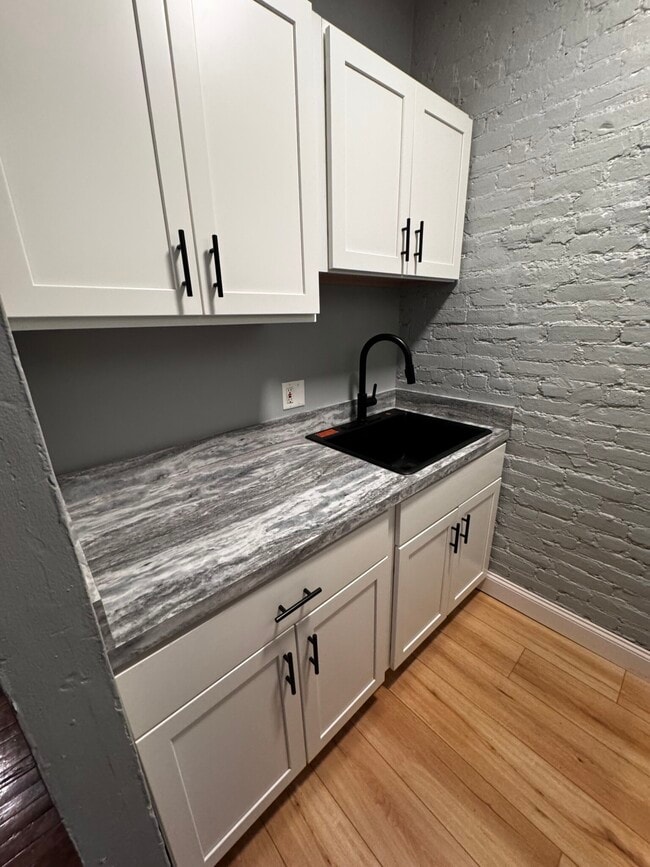 Building Photo - 870 Huntington Ave