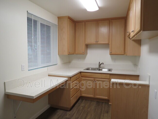 Foto del edificio - 4545 Upland St