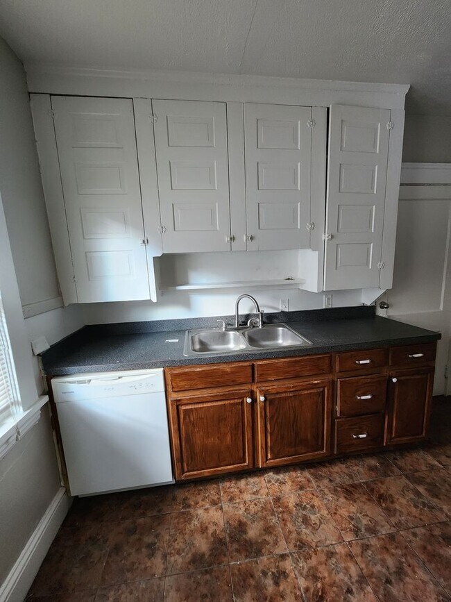 Foto del edificio - Spacious 2 Bedroom Available