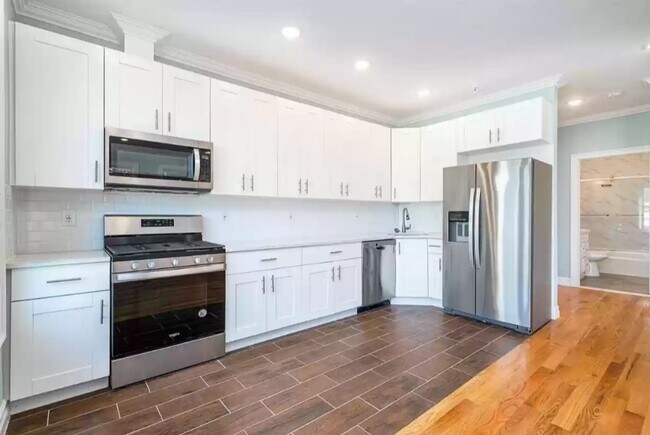 kitchen - 373 Danforth Ave