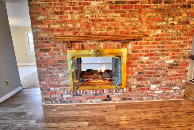 Foto del edificio - 952 Chatham Ln