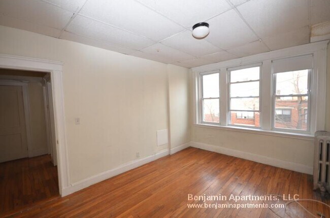 Building Photo - 25 Walbridge St