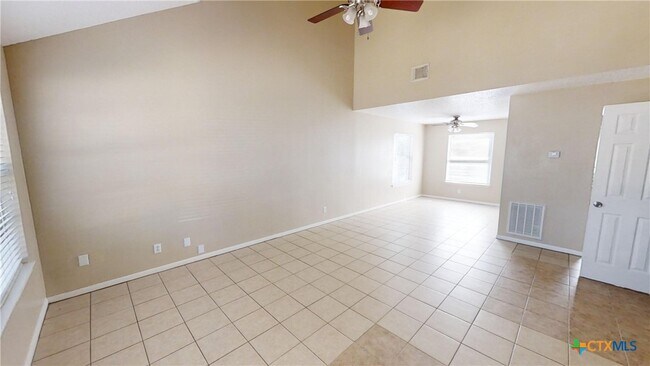 Building Photo - 2706 Mirage Dr