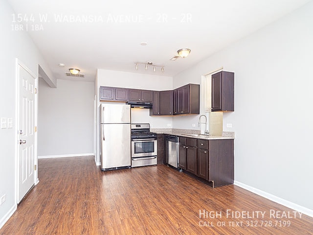 Building Photo - 1544 W Wabansia Ave