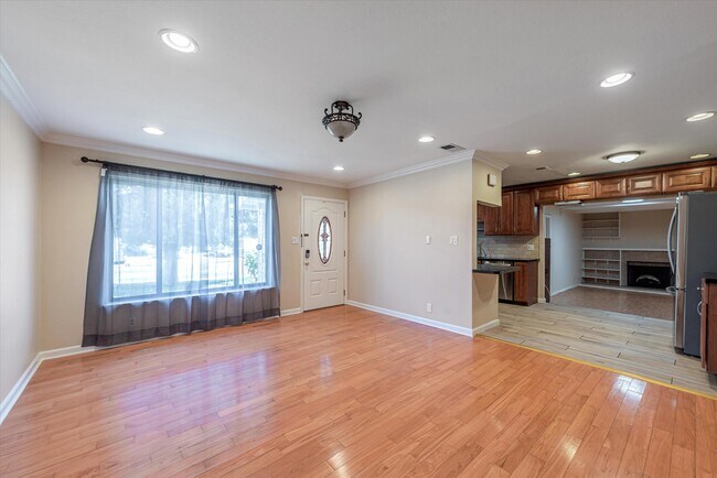 Building Photo - 2612 Cabrillo Ave