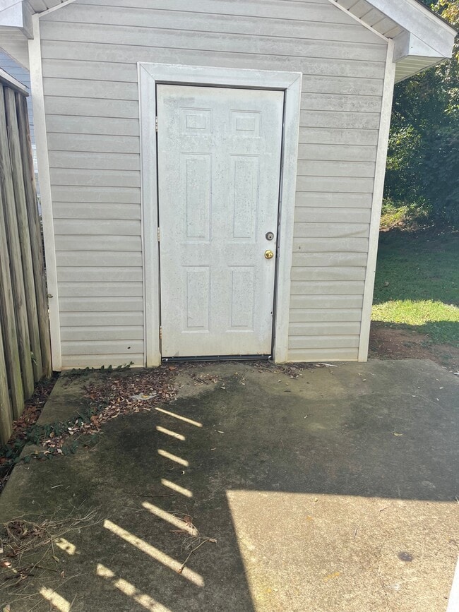 Building Photo - 138 Ashberry Dr