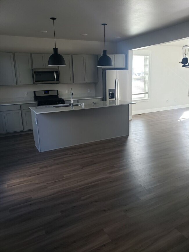 Foto del edificio - 6127 Farmstead Ave