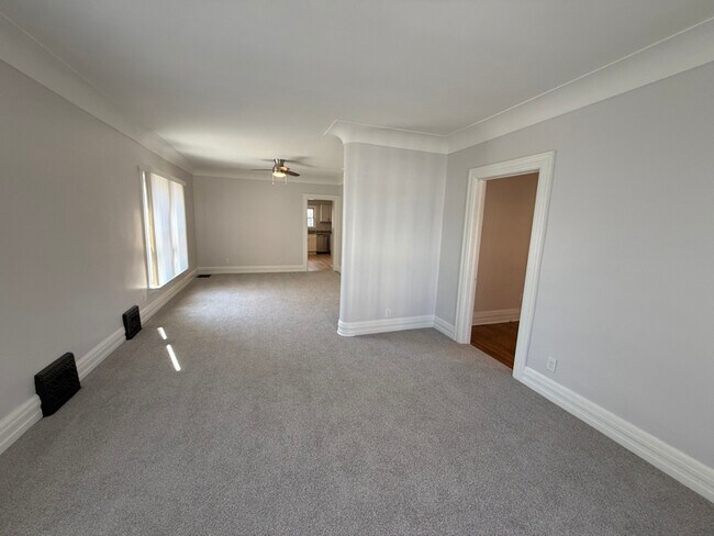 Building Photo - 139 Gallup St