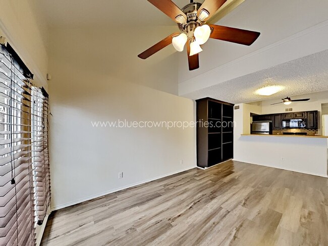 Foto del edificio - 13215 Emily Rd