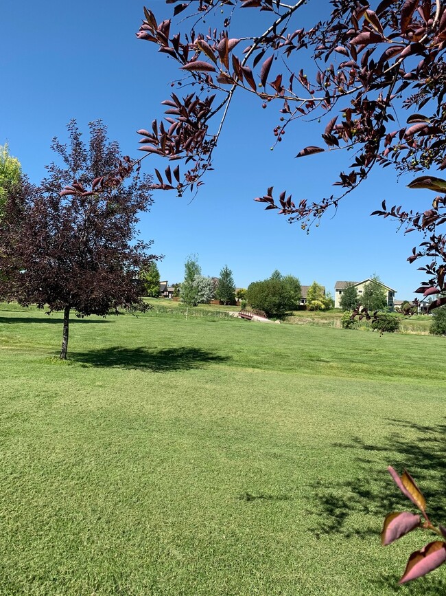 Building Photo - 3 Bed 2.5 Bath Condo that backs to the park!