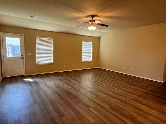 Building Photo - Wonderful 3 Bed 2 Bath Home in Moore