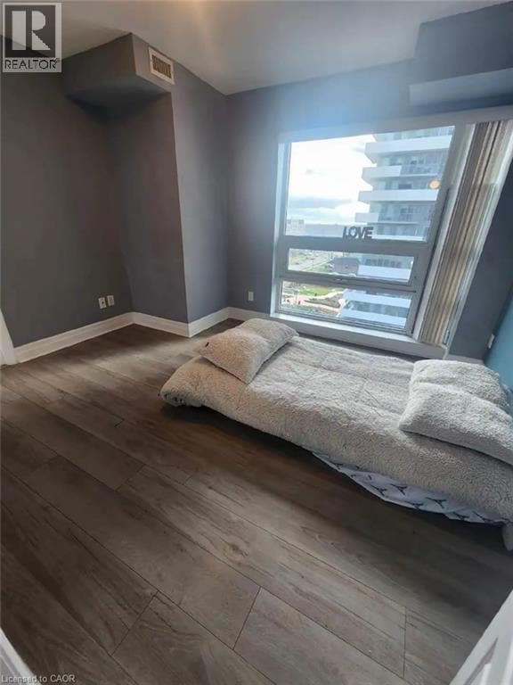 Building Photo - 215 Queen St E