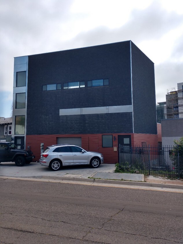 Primary Photo - 2120 State Street