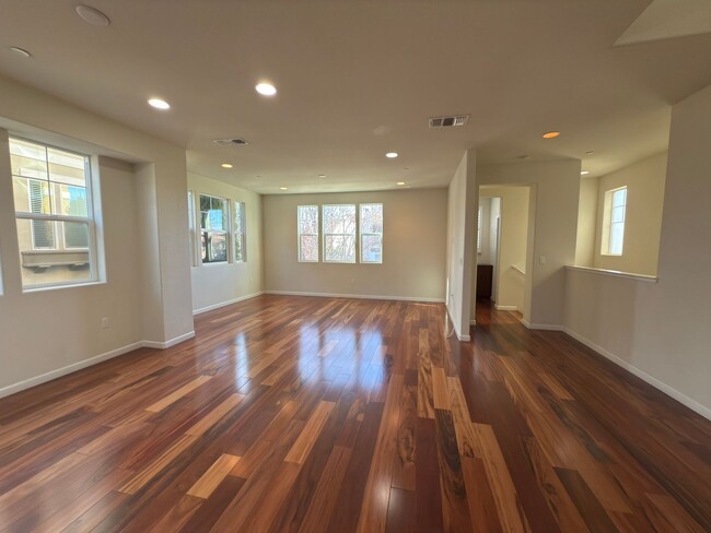 Building Photo - Fremont- Nice Floor Plan, NEWLY BUILT, 4 B...