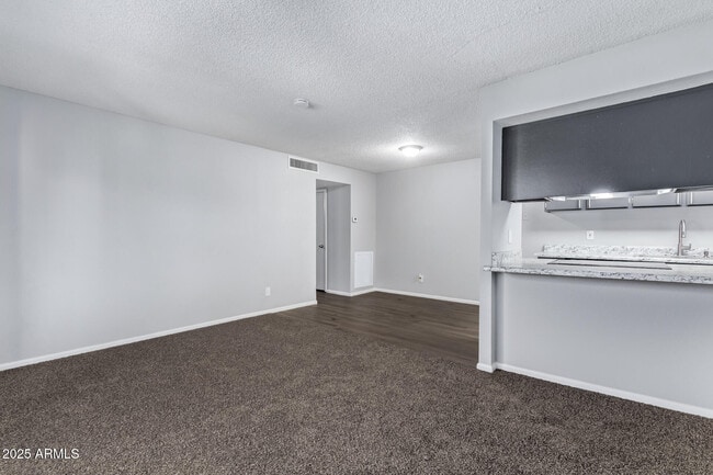 Building Photo - 5871 N 47th Dr