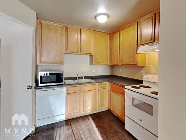 Foto del edificio - 314 Queens Ct N