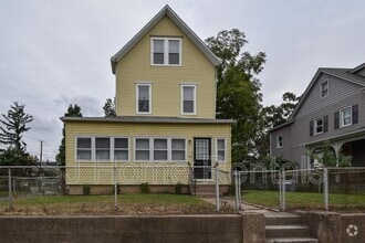 Building Photo - 702 Parry Ave