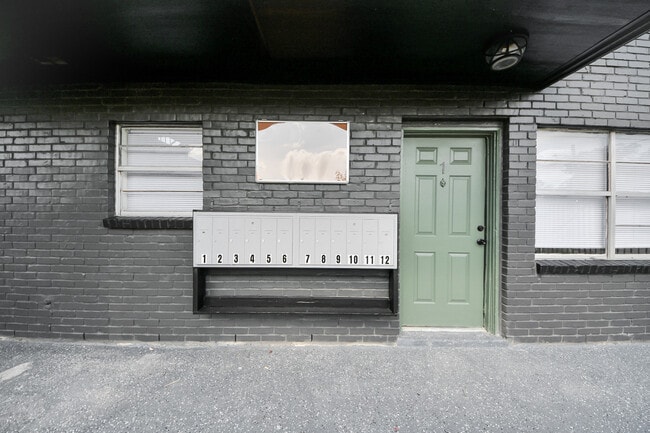 Building Photo - Huntington Place