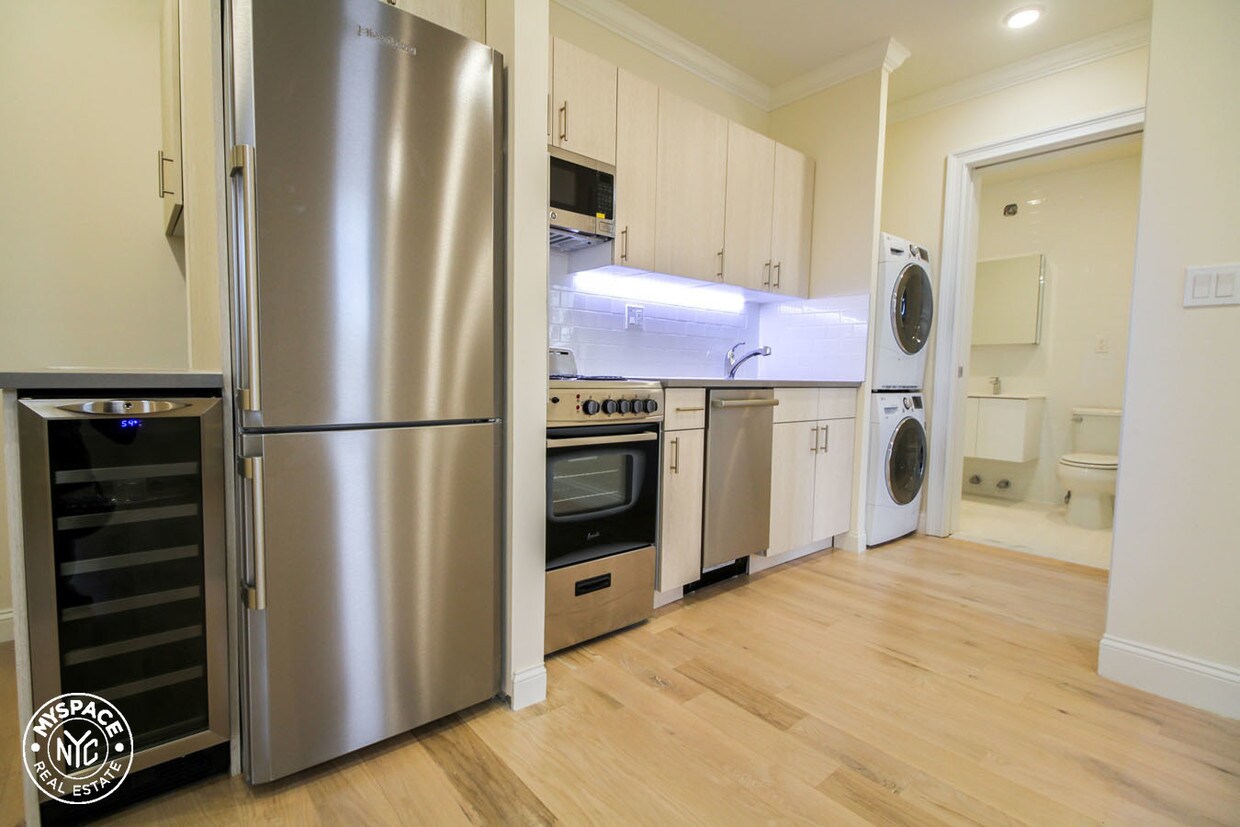 Foto principal - 946 Bushwick Ave