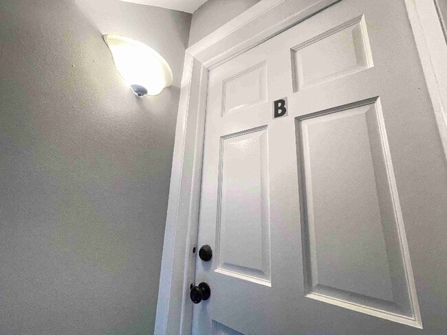 Photo - 5603 Hilltop Ave Apartment