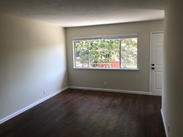 Building Photo - 3204 Landess Ave