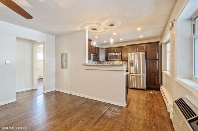 Foto del edificio - 4258 N Greenview Ave
