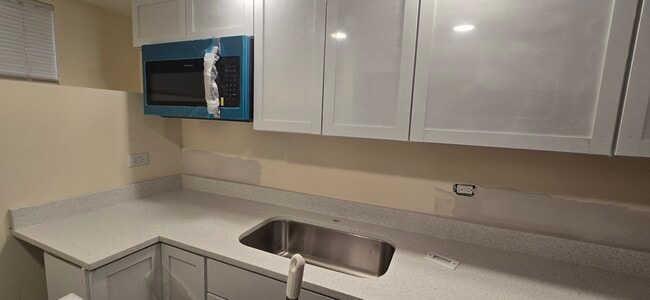 Building Photo - 5423 S Blackstone Ave