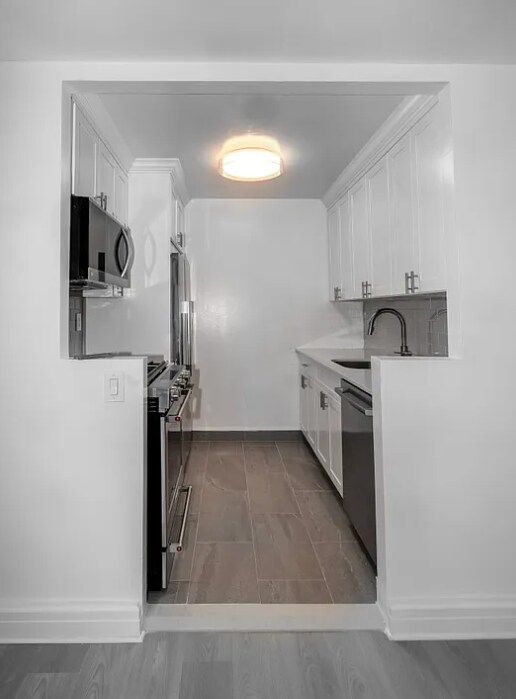 Building Photo - 1359 6th Ave
