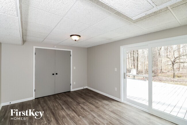 Building Photo - 5225 Oaks Landing Ct