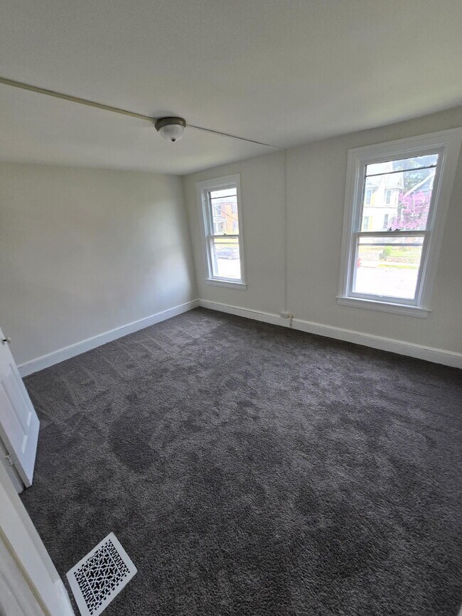 Foto del edificio - "Charming 3-Bedroom Home in Chambersburg - 1290 Sq Ft of Cozy Living!"
