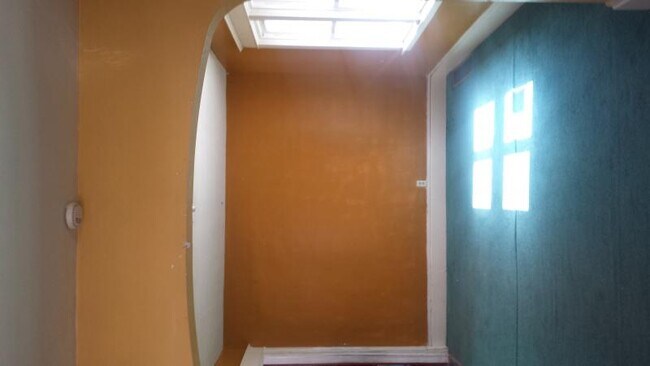 Foto del edificio - 503 E Utica St