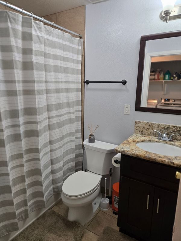 Building Photo - 10508 S Freeman Ave