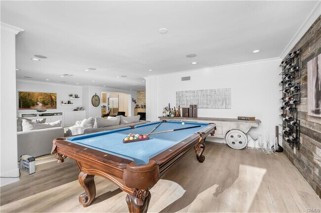 Foto del edificio - 3677 Eddingham Ave