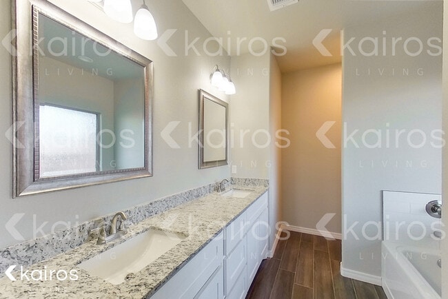 Building Photo - 2701 Knoll Dr.