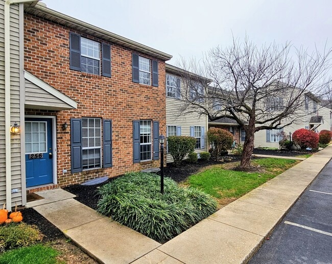 Building Photo - 256 Morgan Dr