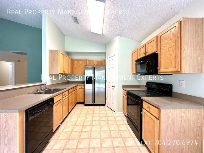 Building Photo - 112 Bosburg Dr