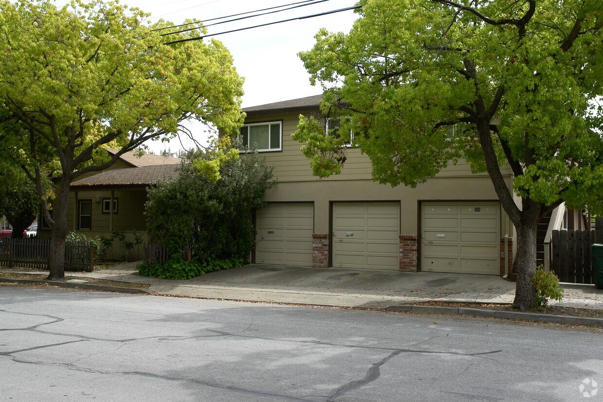 Foto principal - 1004 Fulton St