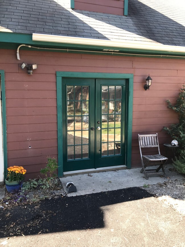 Puerta principal - 2695 Pvt Rd