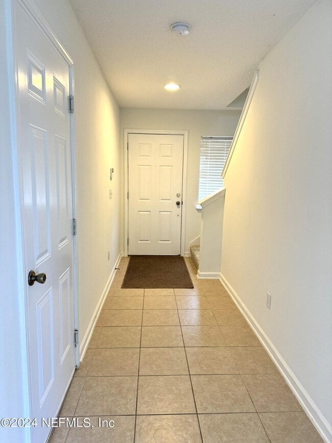 Building Photo - 1500 Calming Water Dr