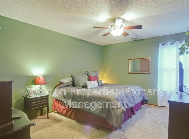 Building Photo - 2401 Sequoia Ct