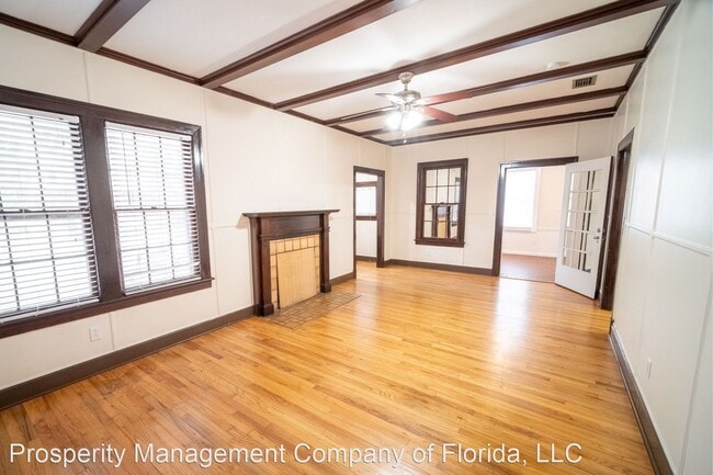 Foto del edificio - 4 br, 2 bath House - 1021 SW 5th Ave