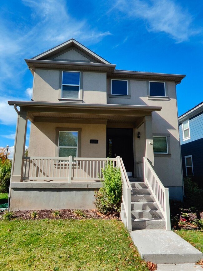 Building Photo - Spacious 5 bed, 4 bath home!